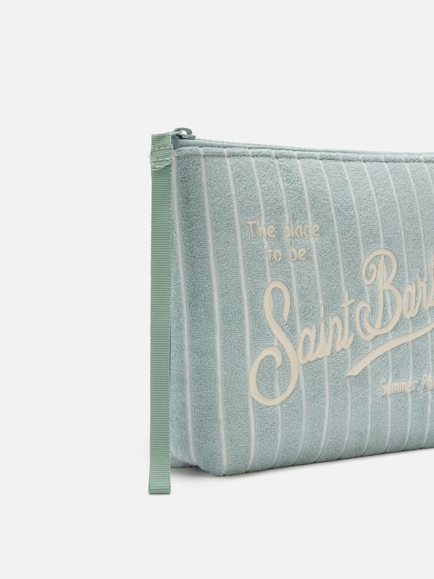 Aline Pouch in Frottee-Optik mit geprägtem Streifenmuster