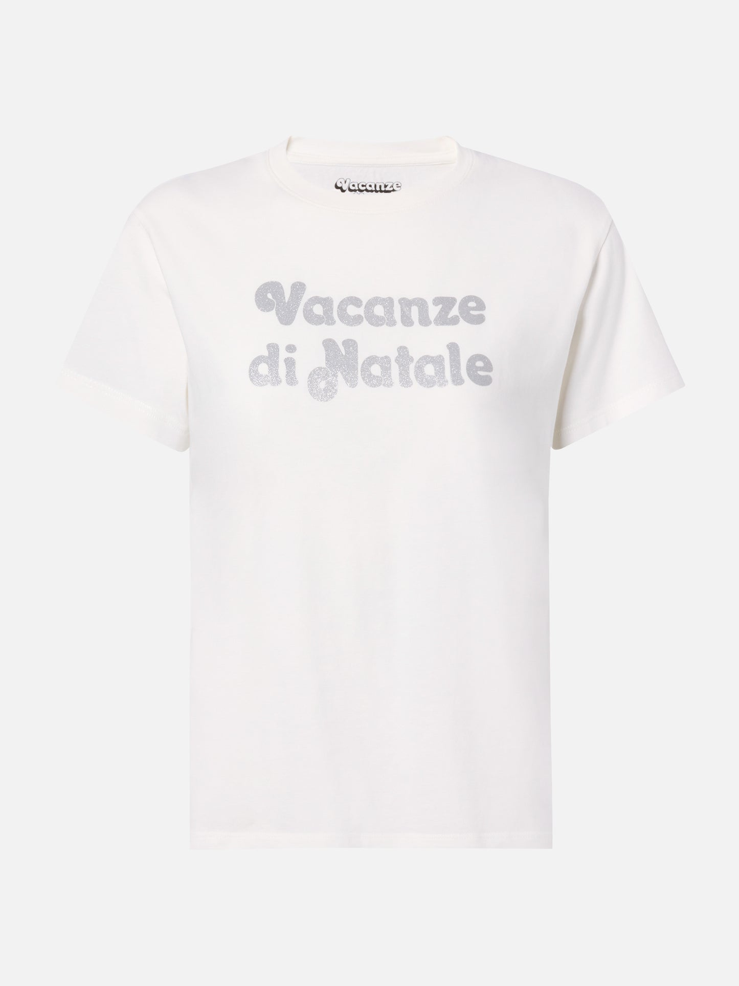 Emilie Baumwoll-T-Shirt in Weiß mit „Vacanze di Natale“-Glitzerdruck in Silber | VACANZE DI NATALE SONDERAUSGABE