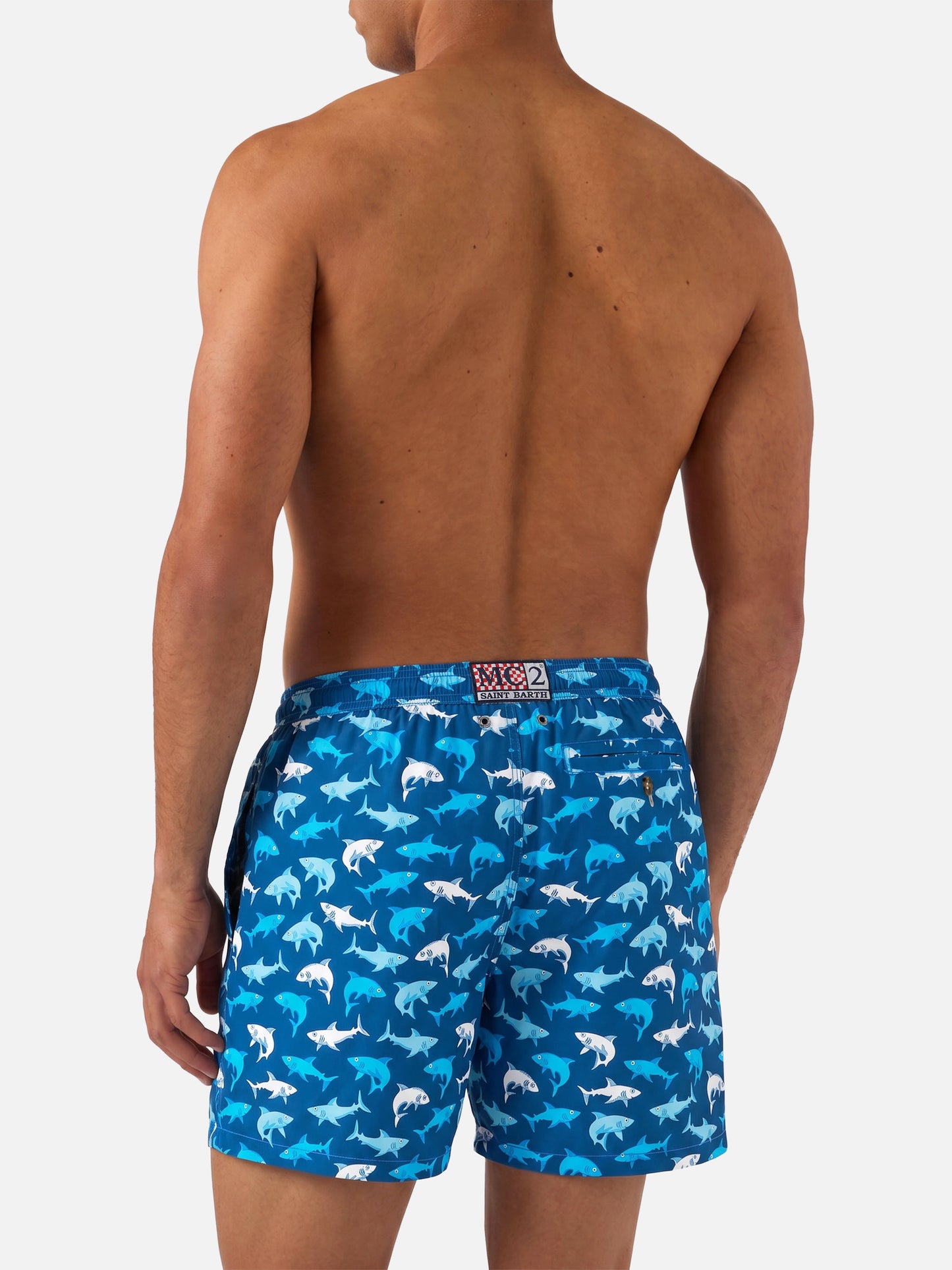 Herren-Badeshorts aus leichtem Stoff mit mehrfarbigem Haifisch-Print