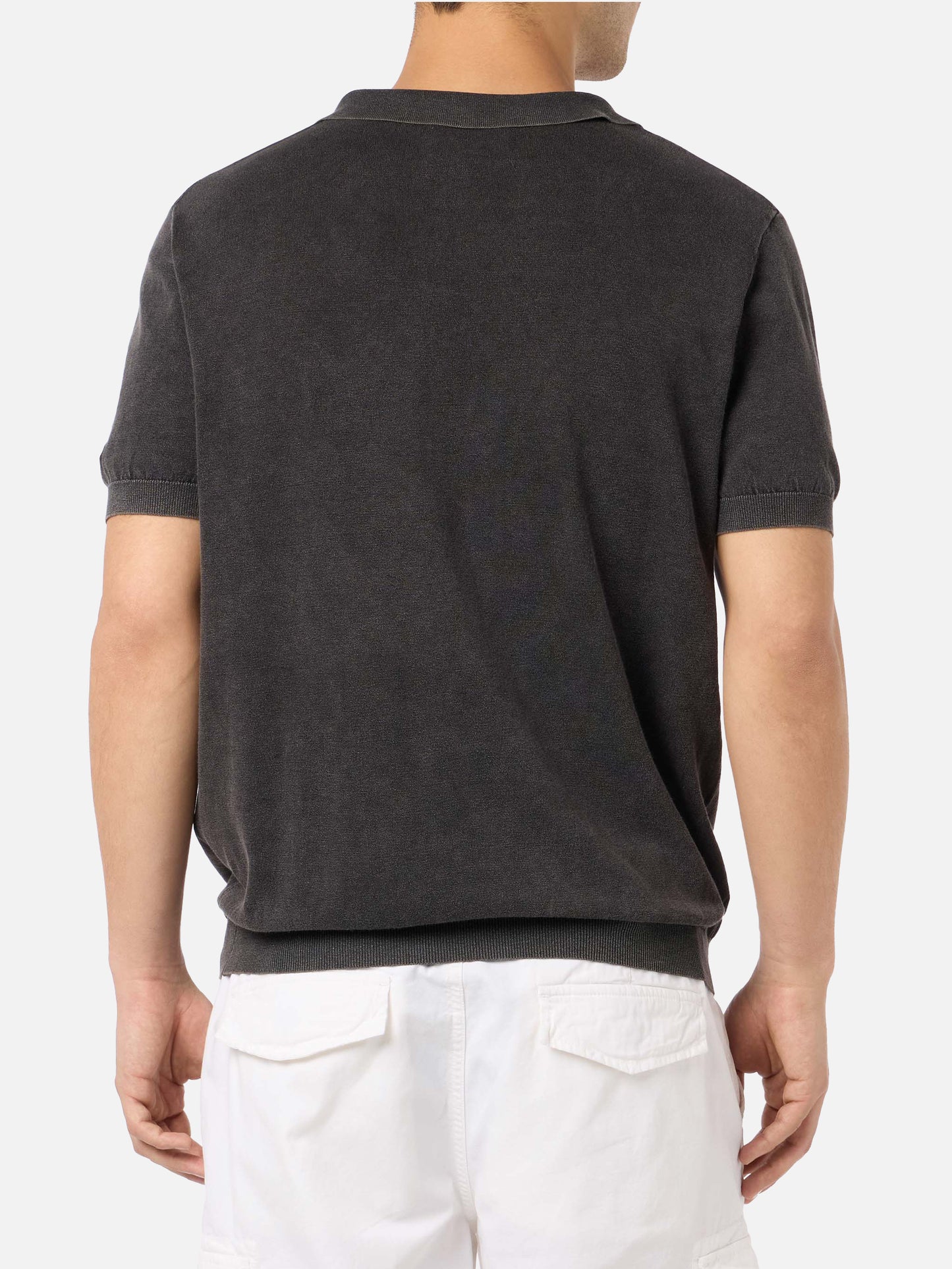 Polo Sloan in maglia nera senza bottoni con trattamento vintage