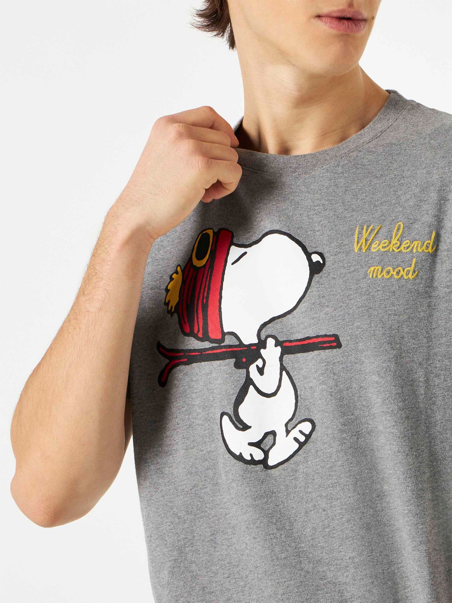 T-shirt uomo con ricamo Snoopy weekend mood | SNOOPY - EDIZIONE SPECIALE PEANUTS™