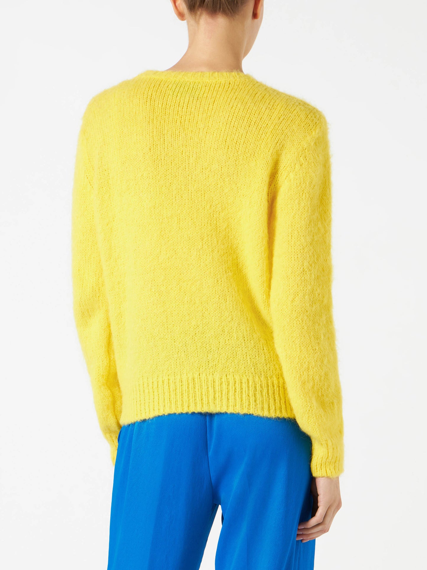 Maglione da donna garzato giallo con ricamo