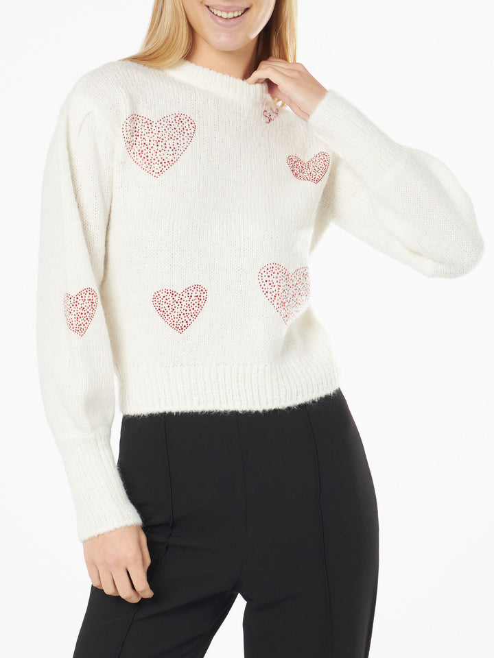 Maglione da donna bianco garzato con cuori in strass
