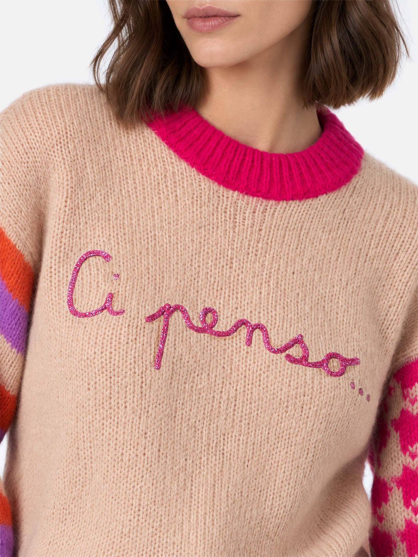 Danya pull boxy doux avec broderie Ci penso 