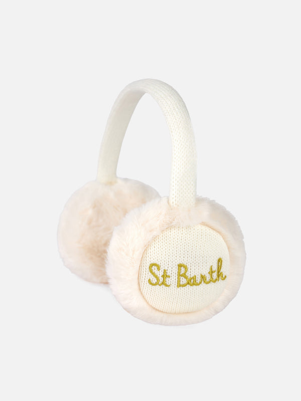 Woman white tricot earmuffs with furry details