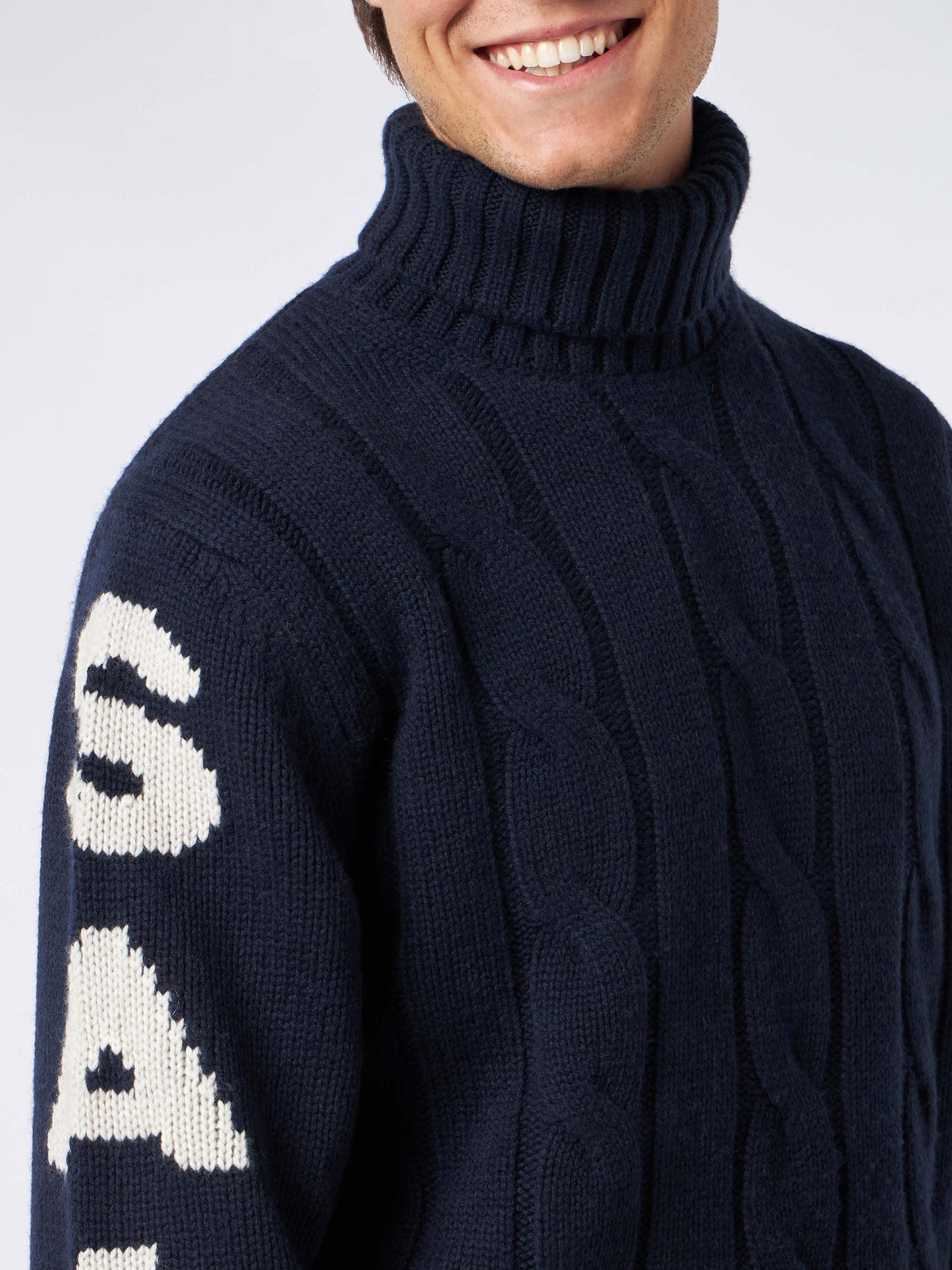 Rollkragenpullover mit Zopfmuster von Saint Barth