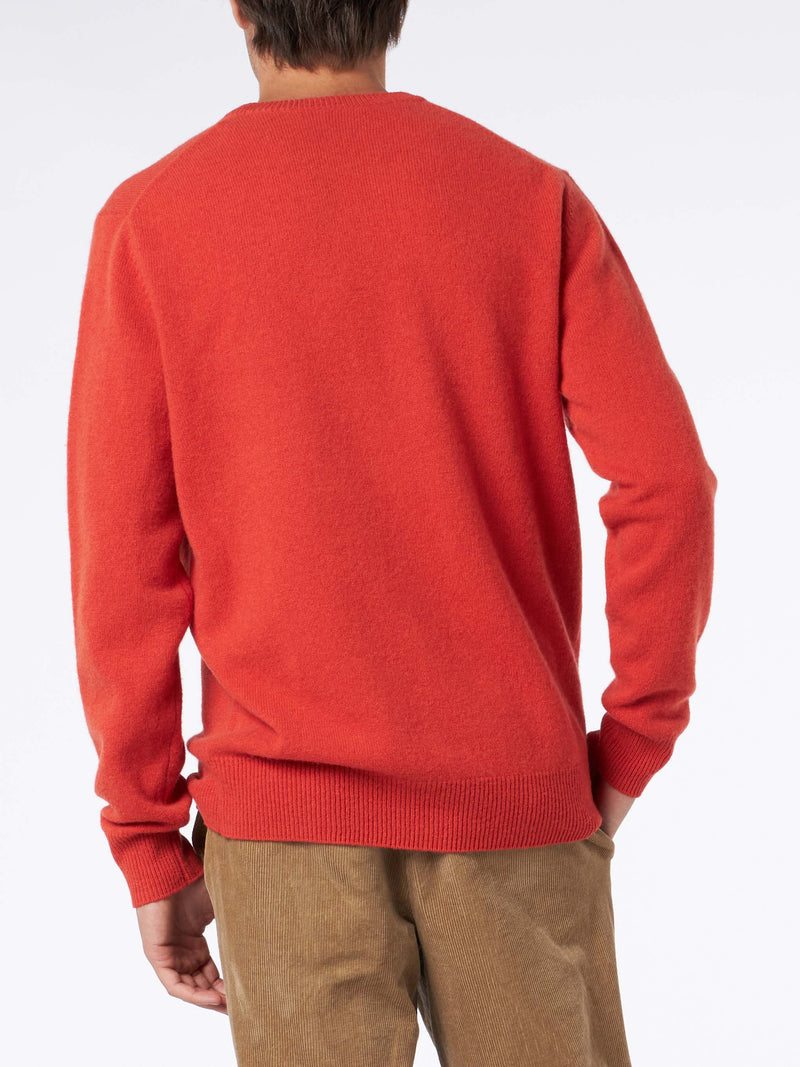 Orangefarbener Herrenpullover mit Rundhalsausschnitt und St. Barth-Stickerei