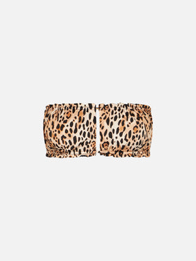 Woman bandeau top swimsuit with leopard print