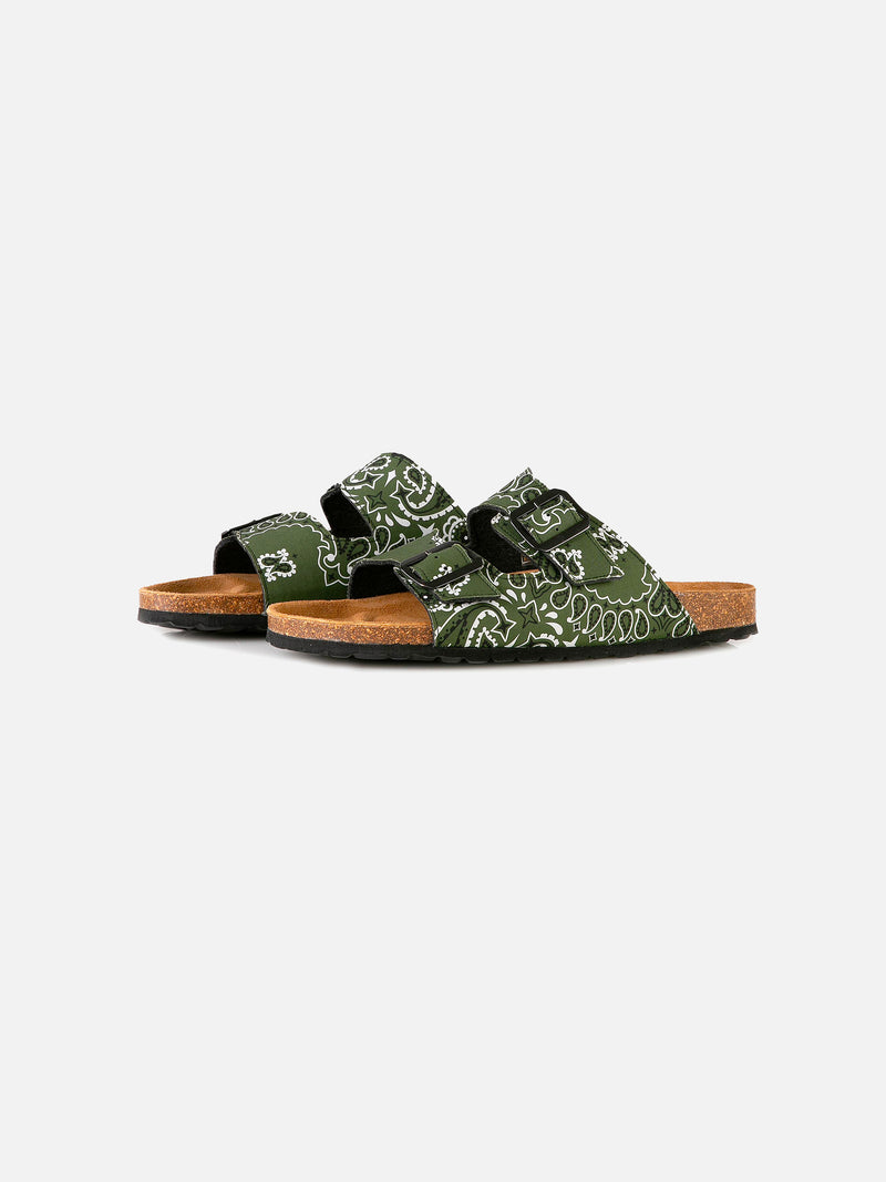 Man sandals with bandanna print