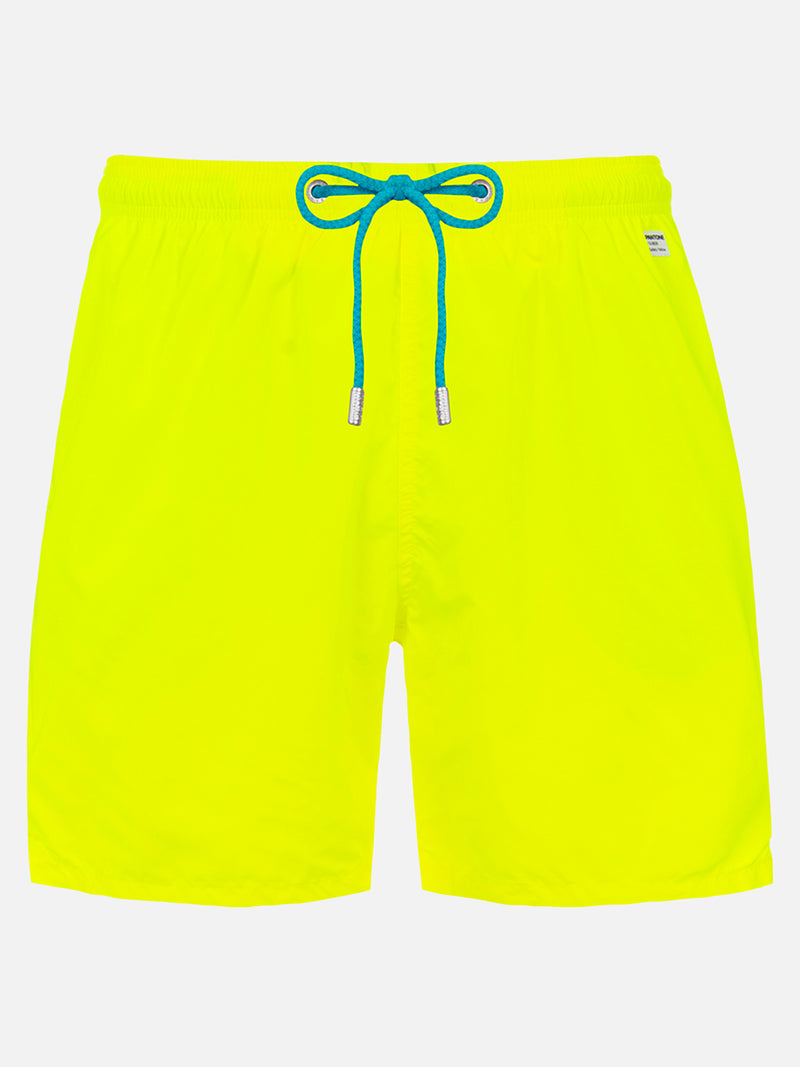 Costume da bagno da uomo tessuto leggero giallo fluo Lighting Pantone | EDIZIONE SPECIALE PANTONE®