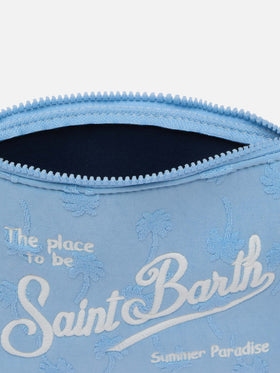 Pochette Aline in spugna azzurra con motivo palme embossed