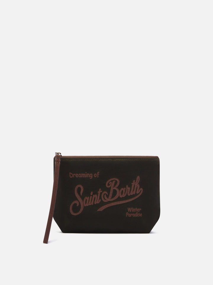Aline encerado pochette verde militar con bordado del logo 