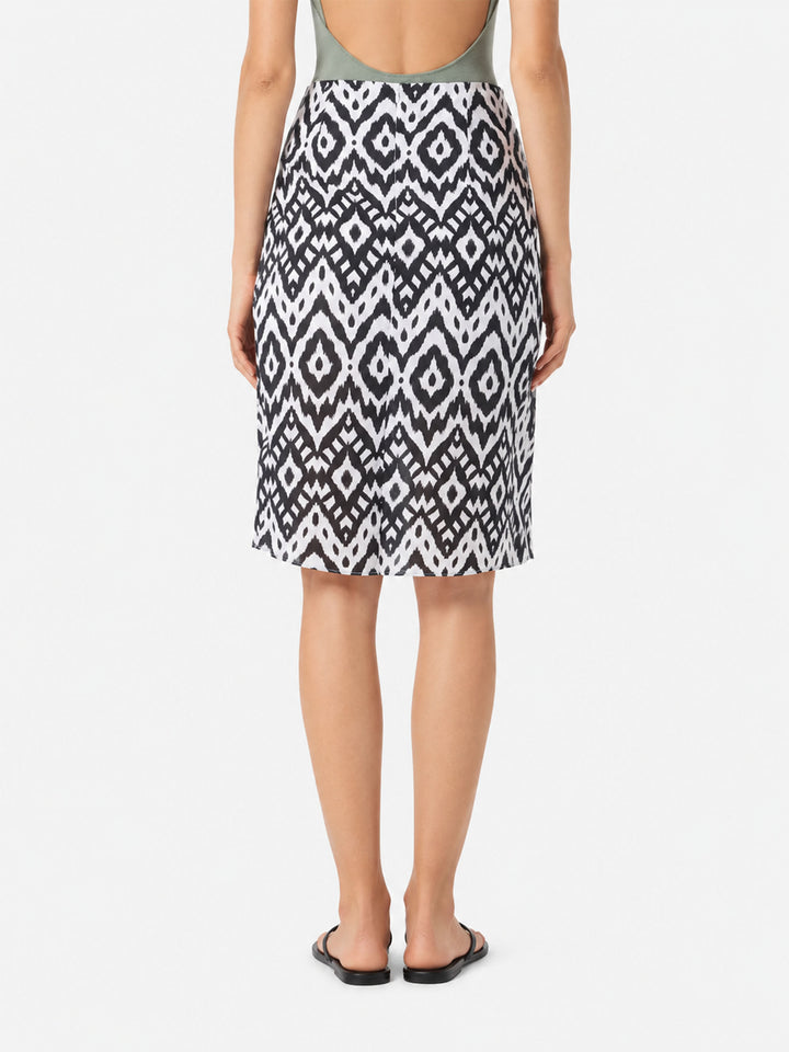 Jupe midi Amanda noire et blanche à motif ikat 