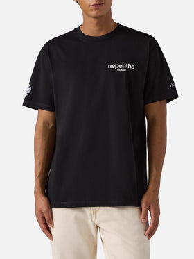 Arnott cotton T-shirt in black with Nephenta print | NEPENTHA SPECIAL EDITION