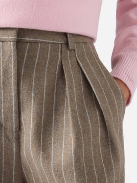 Beige Aya Shorts aus Wollmisch-Flanell mit Nadelstreifen 