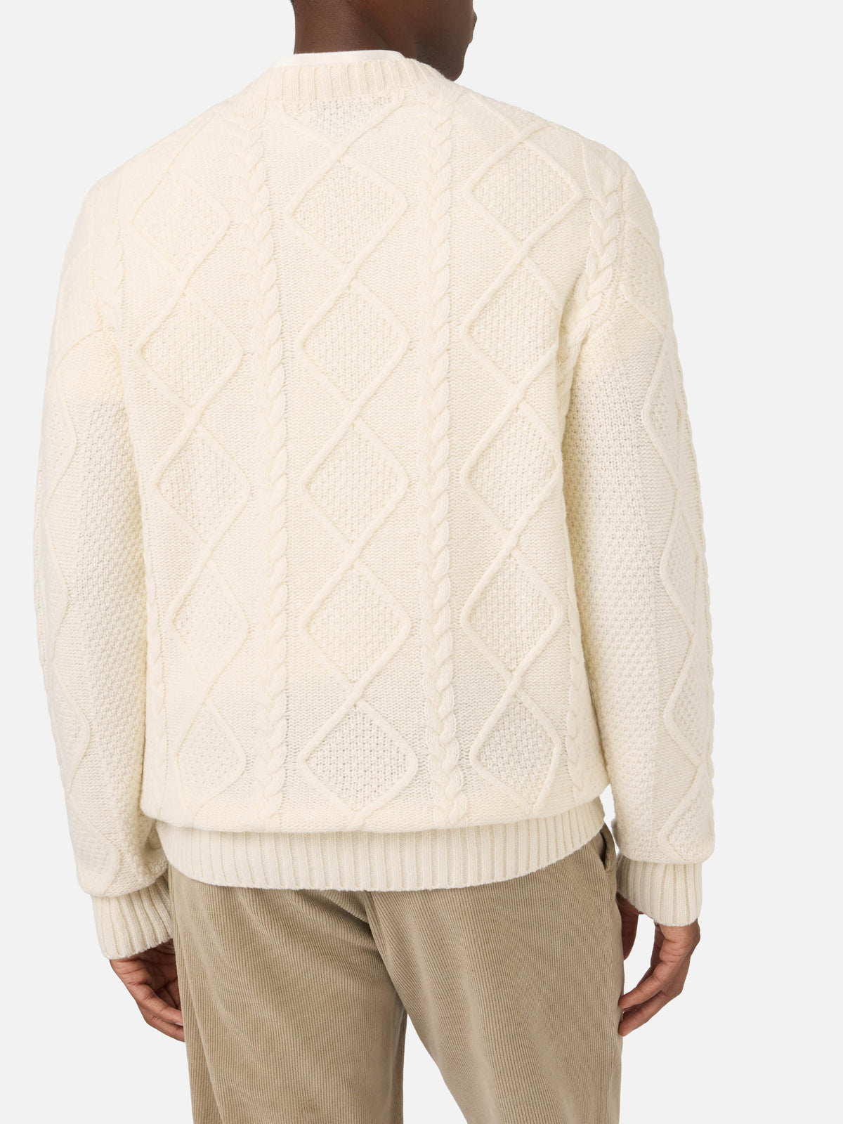 Jersey de punto trenzado color crema con cuello redondo y bordado St. Moritz | Special edition 