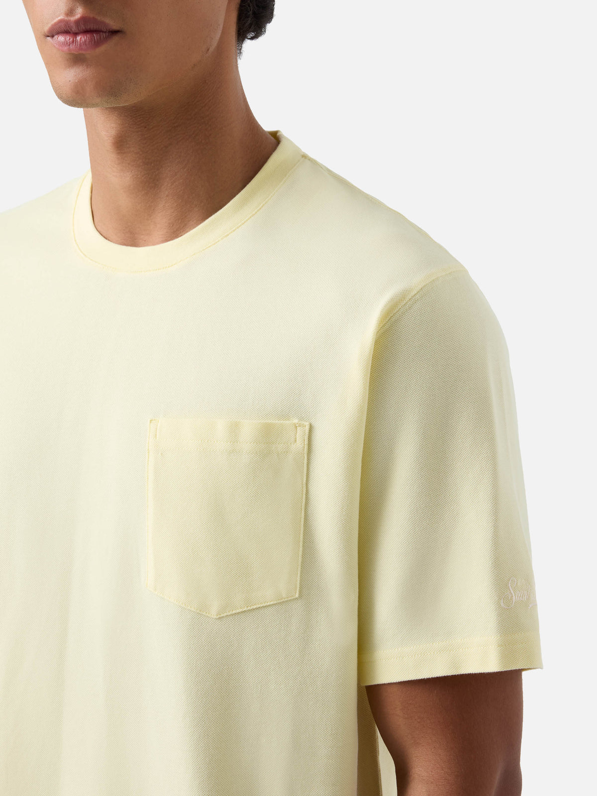 Camiseta de piqué de algodón Bakewell amarillo mantequilla con bolsillo y bordado del logo 