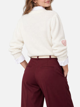Pull en maille grattée blanc Soft avec cœurs en strass rouges 
