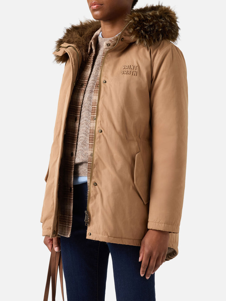 Parka Brenna beige in tessuto cerato di misto cotone con cappuccio in effetto pelliccia