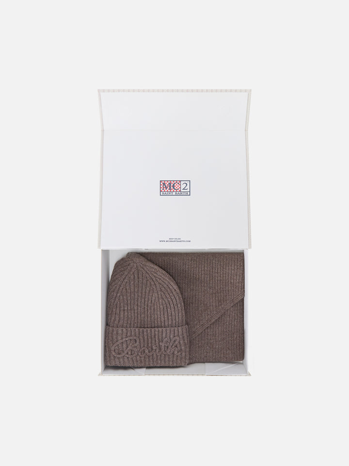 Set berretto e scaldacollo con cappuccio in lana nocciola