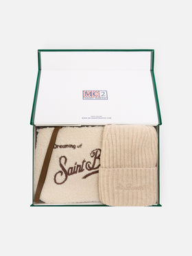 Set aus beigem Teddy pochette und beiger Beanie 