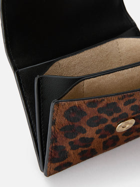 Portacarte in pelle con stampa leopardata