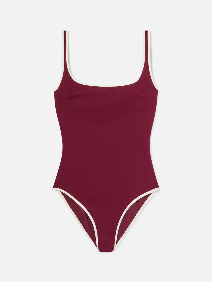 Cassandra String one-piece swimsuit in burgundy with contrast details