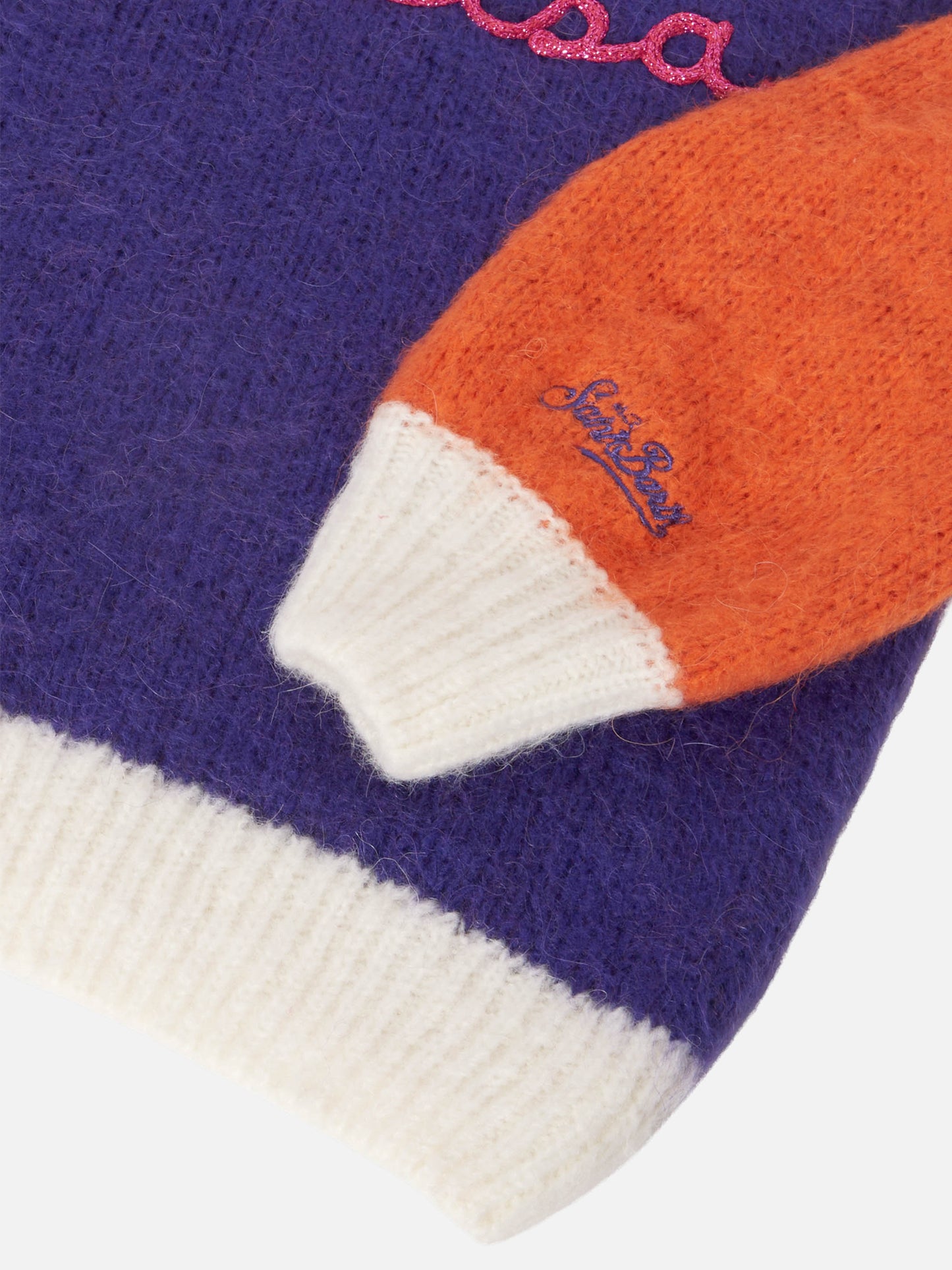 Maglione boxy Danya Soft Jr con ricamo Indecisa