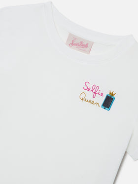 Elly T-shirt in white cotton with Selfie Queen embroidery