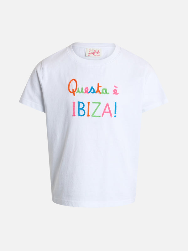 Mädchen-T-Shirt Elly aus Baumwolljersey mit Rundhalsausschnitt und Stickerei „Questa non è Ibiza“.