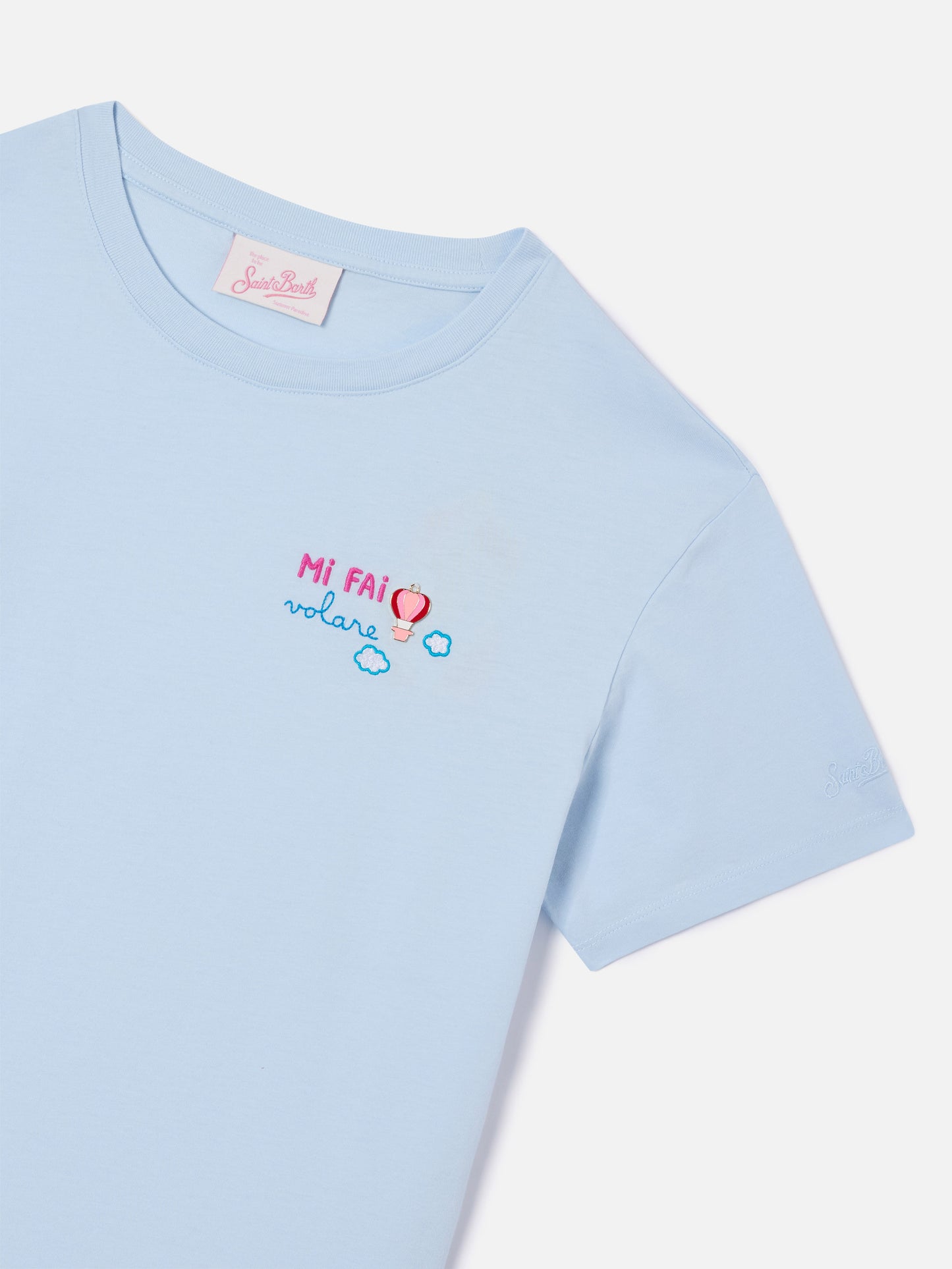 T-shirt Emilie azzurra con ricamo Mi fai volare e charm