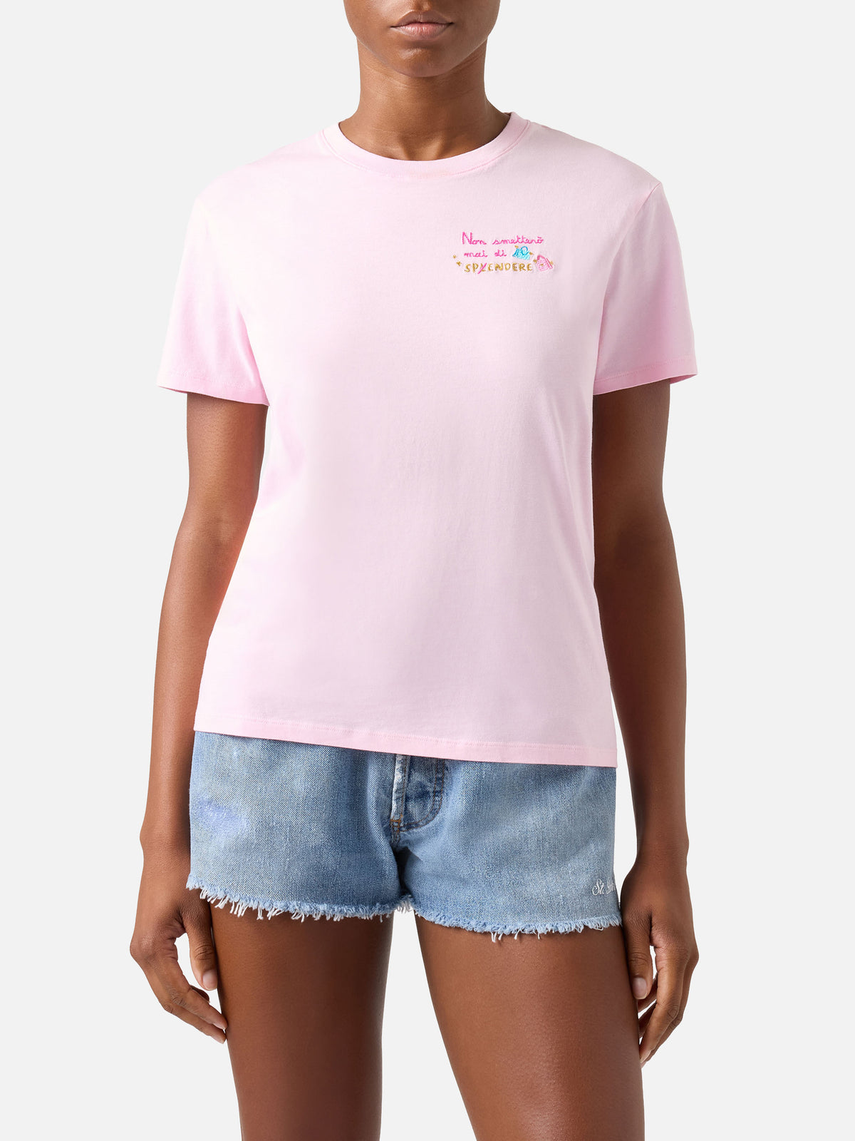 Emilie T-Shirt in Rosa mit Stickerei „Non smetterò mai di splendere“ 