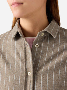 Camicia Gigy beige in flanella di misto lana gessata con logo in strass