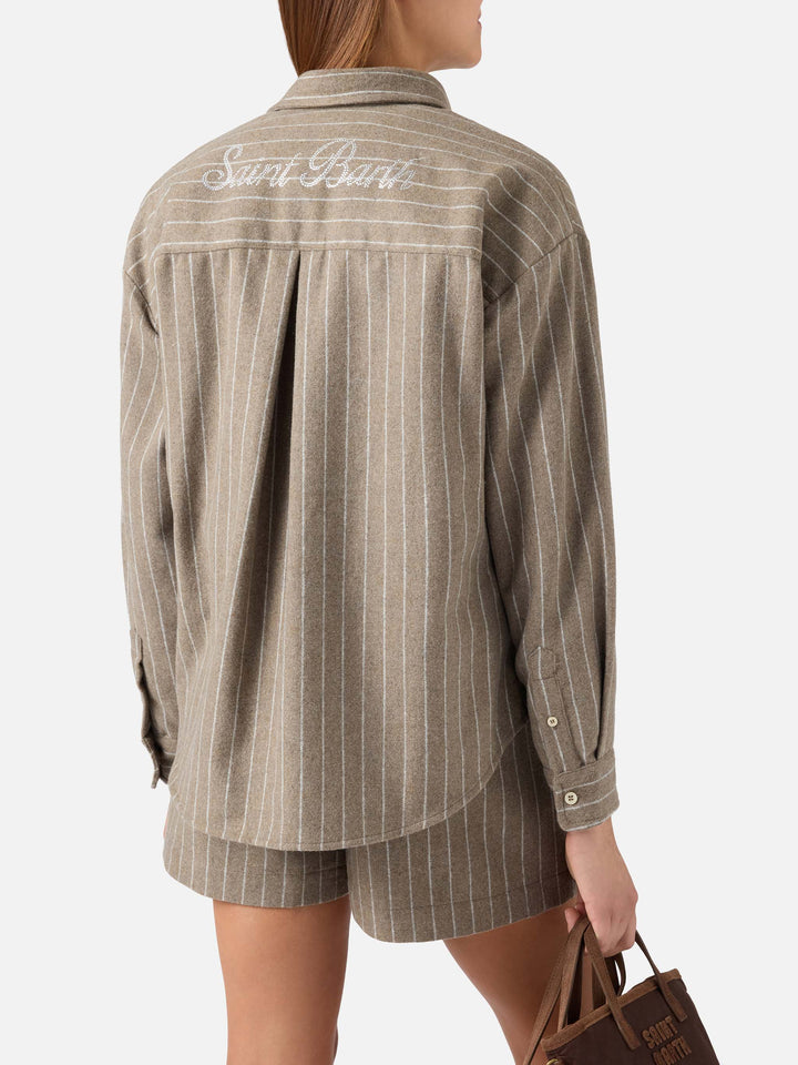 Beiges Gigy-Hemd aus Flanell in Wollmischung mit Nadelstreifen und Strass-Logo 