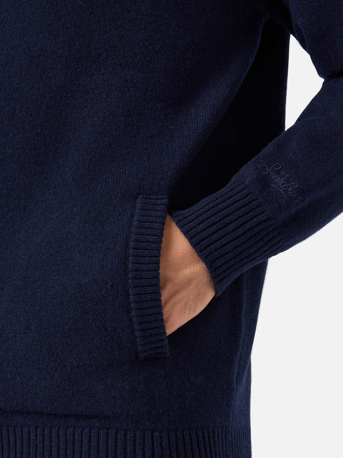 Cardigan Galway en laine d’agneau Navy blue avec col montant 