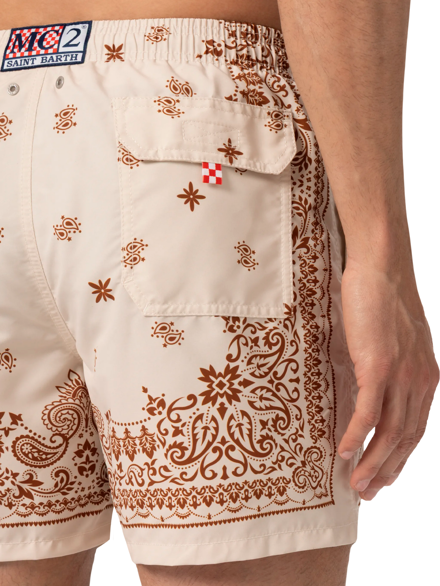 Mittellange Badeshorts Gustavia mit platziertem Bandanna-Print