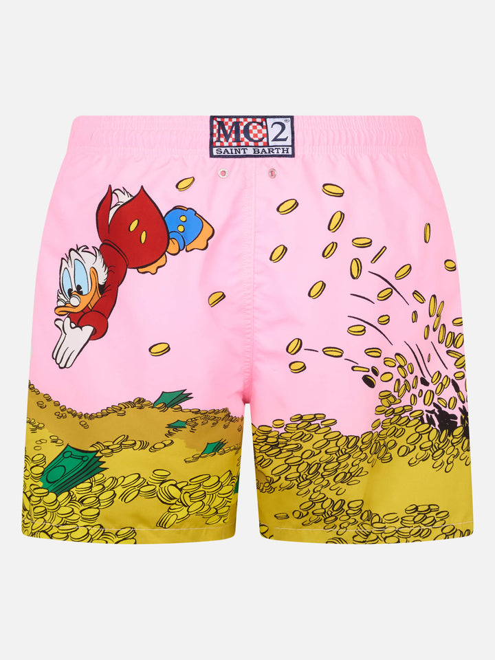 Mittellange Gustavia-Badeshorts für Herren mit platziertem „Onkel Dagobert“-Aufdruck ©DISNEY SONDEREDITION