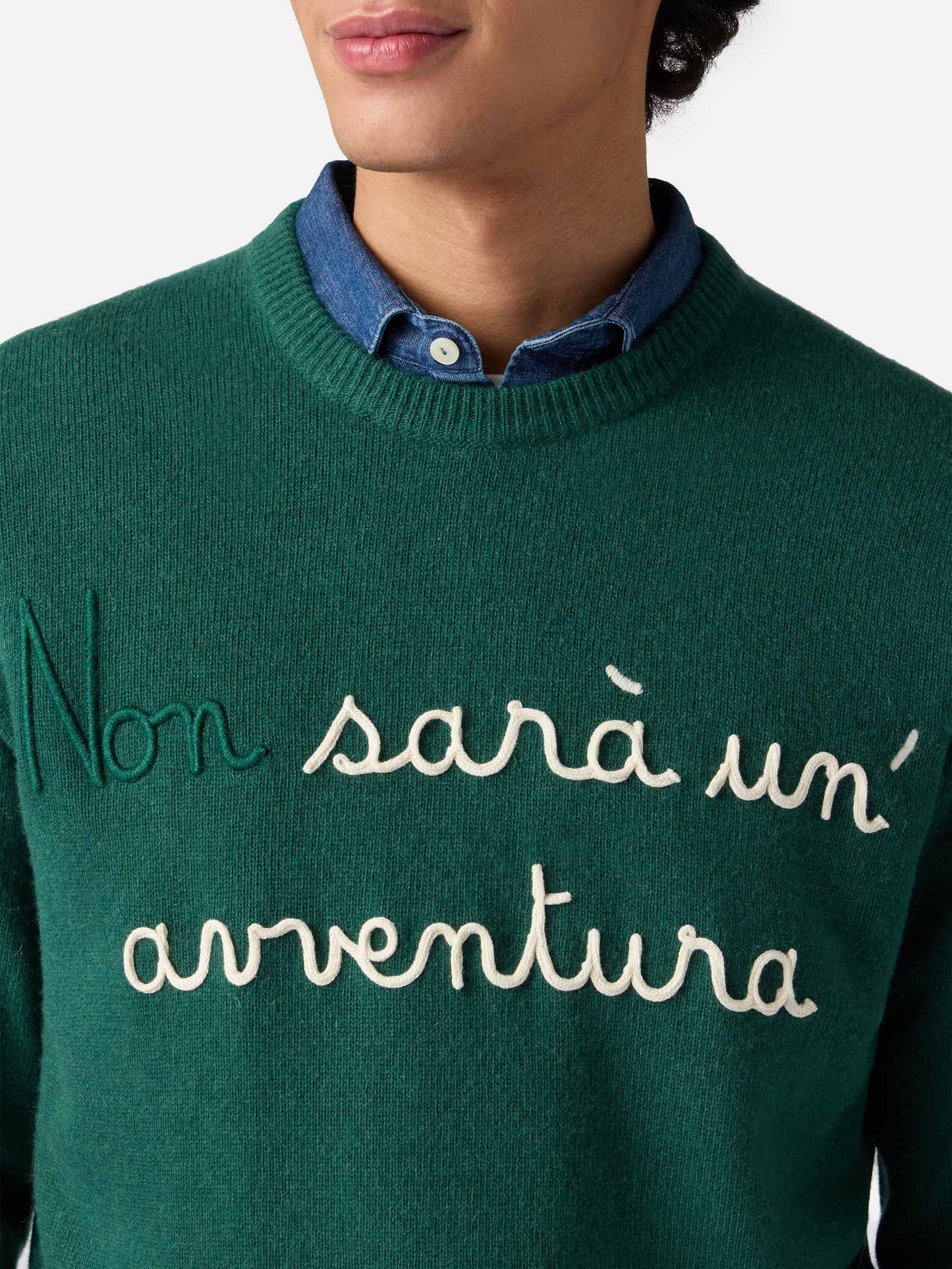 Green sweater Heron with Non sarà un'avventura embroidery