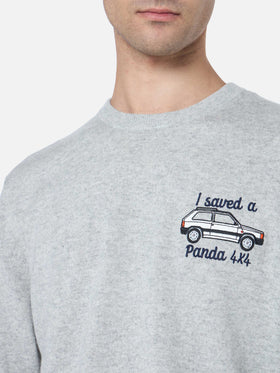 Grauer Herrenpullover Heron mit „I saved a Panda 4x4“-Stickerei | FIAT PANDA SPECIAL EDITION