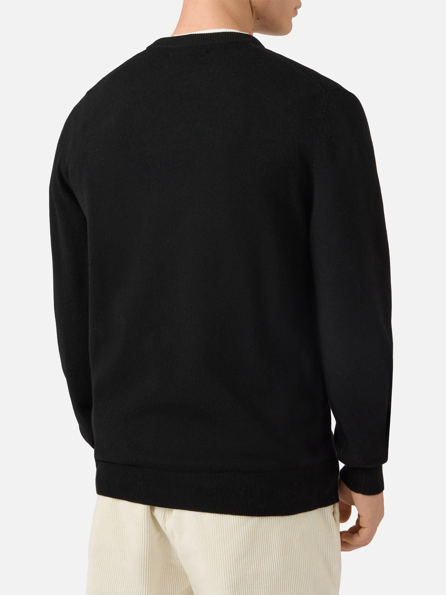 Der Rundhalspullover Heron Light mit Panda-Stickerei ist eine seltene Stickerei.