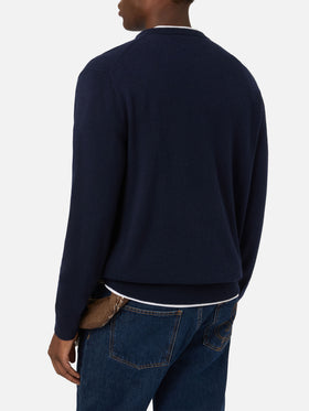 Jersey de cuello redondo en mezcla de lana ligera y cachemira Heron Navy blue con bordado Snoopy Master Chef | Special edition 