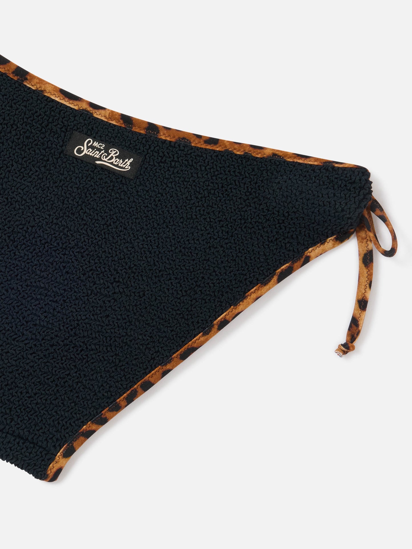 Bikini Jaiden String in crinkle nero con finiture leopardate