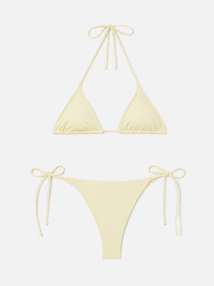 Bikini de triángulo Leah Marielle en amarillo mantequilla con lazos 