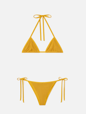 Bikini triangular Leah Marielle de crinkle color ocre con ribete 