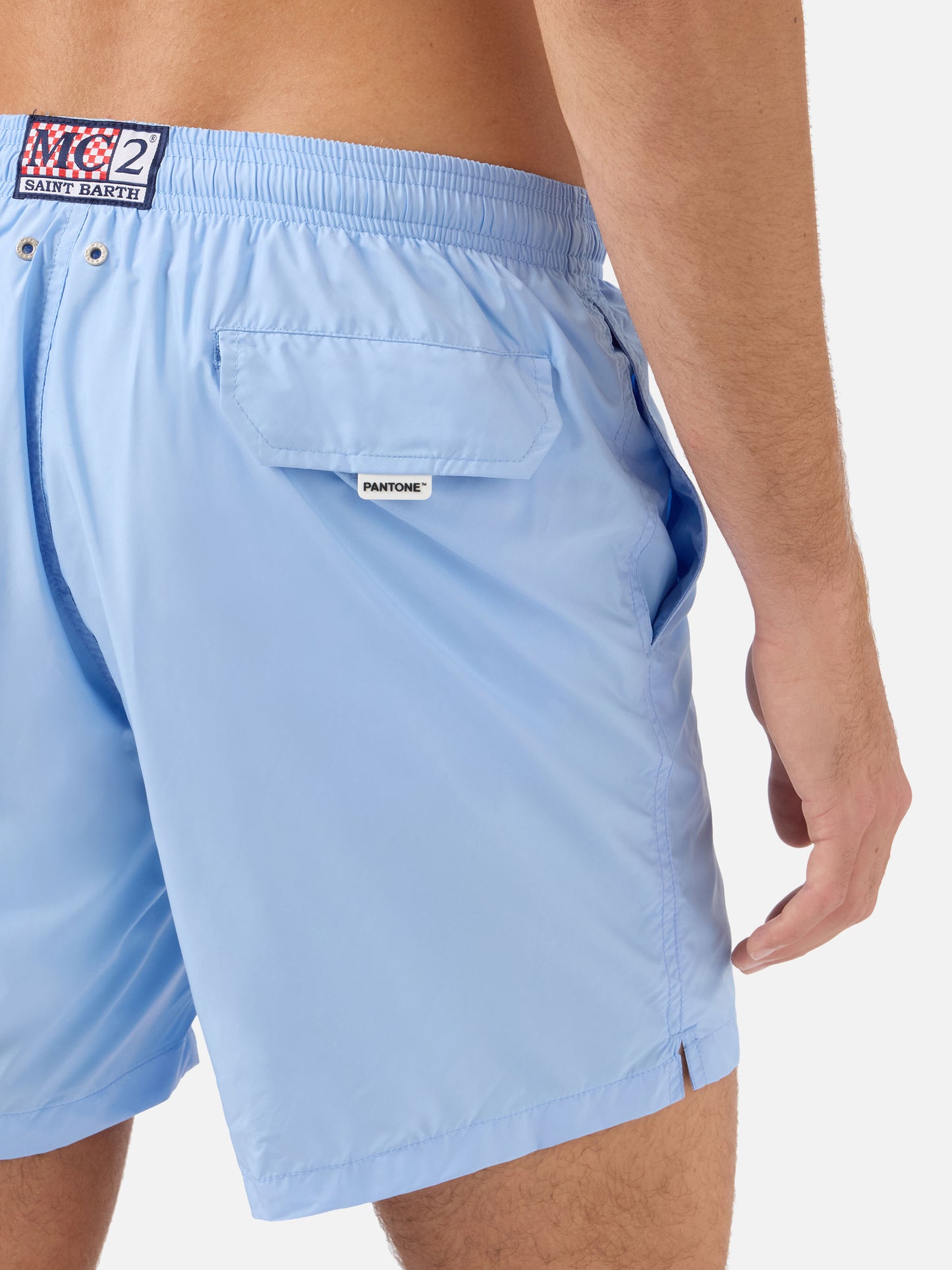 Ultraleichte himmelblaue Pantone-Badeshorts | Special Edition 