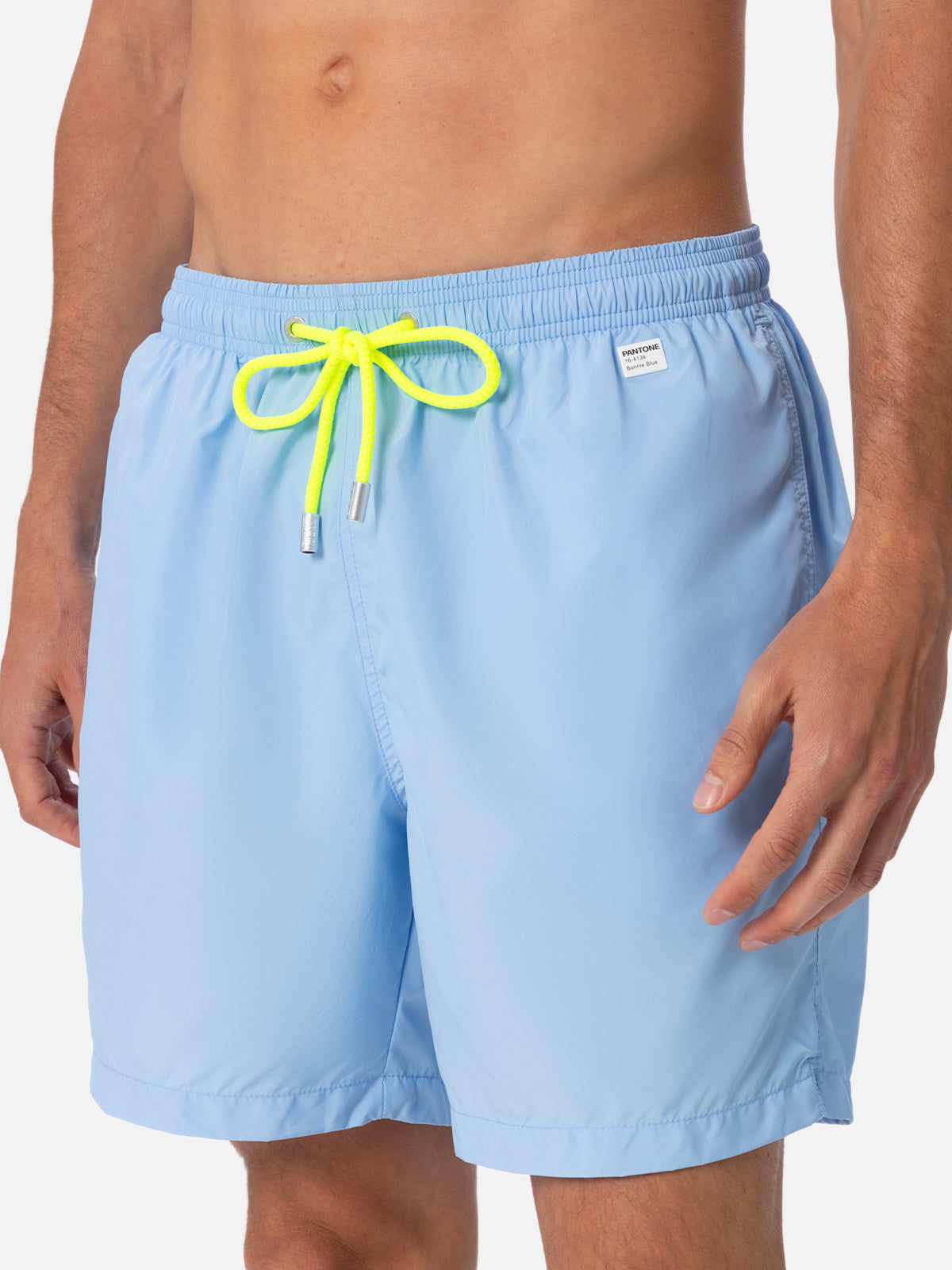 Herren Badeshorts aus leichtem Stoff in Himmelblau Lighting Pantone PANTONE SONDERAUSGABE