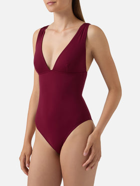 Bañador de una pieza Mavi con profundo escote en V en color burdeos liso 