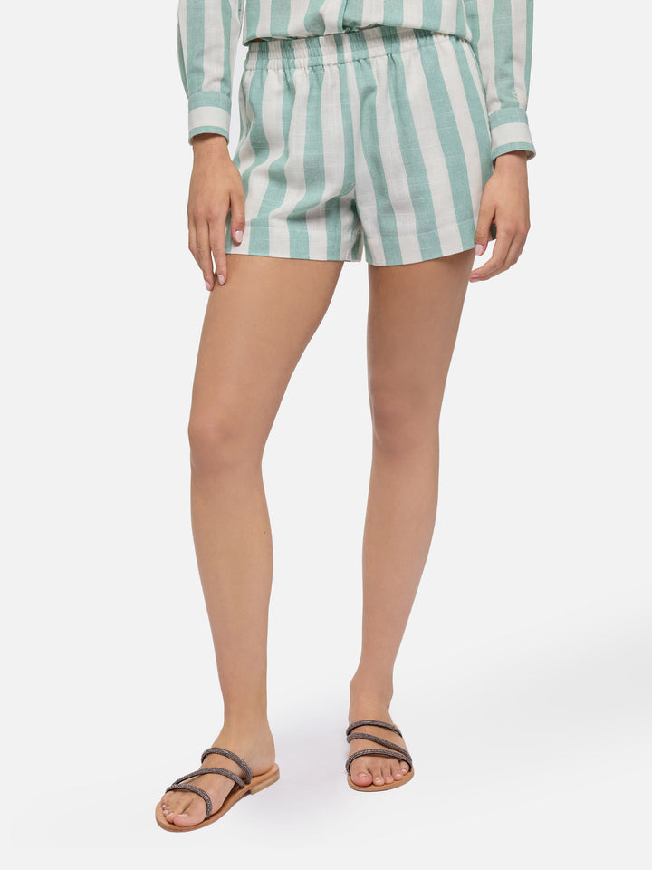 Meave shorts pull up in lino con stampa a righe verde salvia