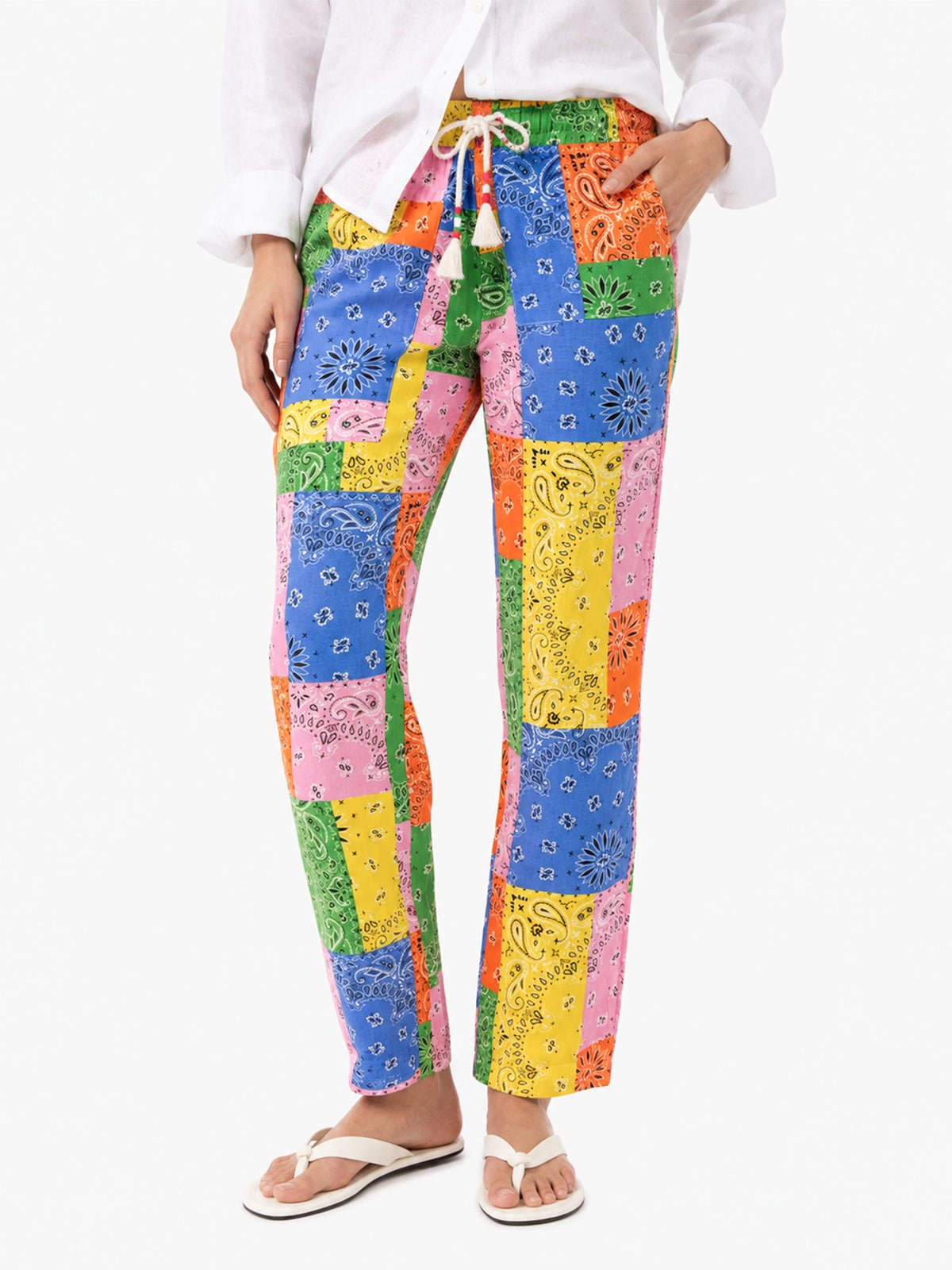 Millie Leinenhose mit mehrfarbigem Bandana-Print 