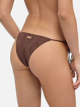 Marielle braune klassische Badehose aus Sangallo-Spitze - Paloma weißes Sangallo-Spitzen-Bralette mit U-Ausschnitt